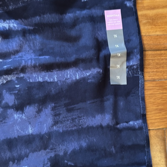 Womans Tek gear 1x nwt mid rise essentials capri - Picture 9 of 14